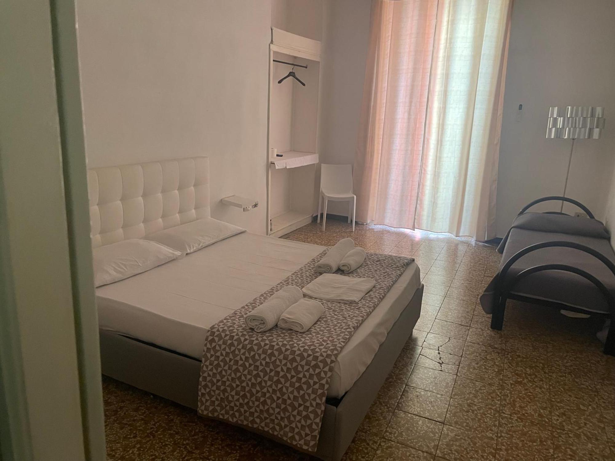Dama Hostelbb Napoli Esterno foto